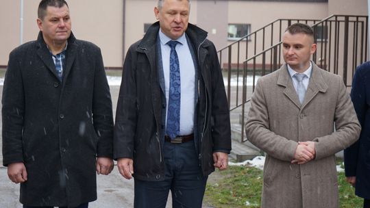 Przecięcie wstęgi z okazji uruchomienia gazociągu w Gąsocinie