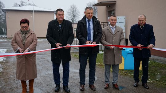 Przecięcie wstęgi z okazji uruchomienia gazociągu w Gąsocinie