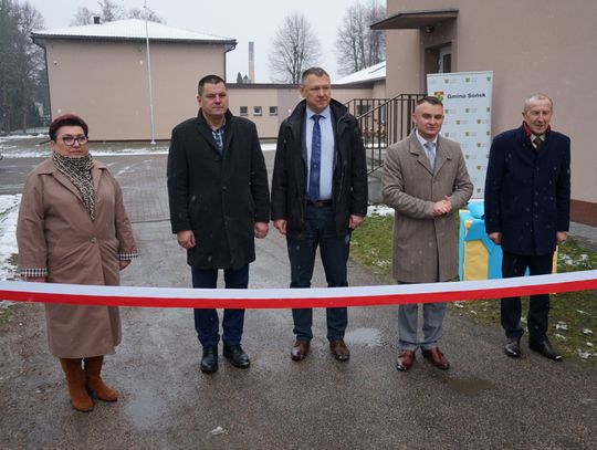 Przecięcie wstęgi z okazji uruchomienia gazociągu w Gąsocinie