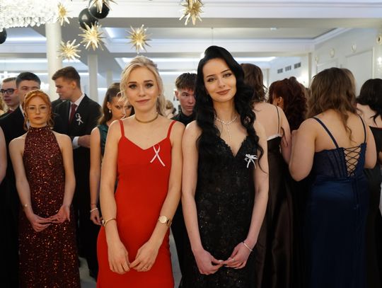 Studniówka w ciechanowskim Mickiewiczu, część 2