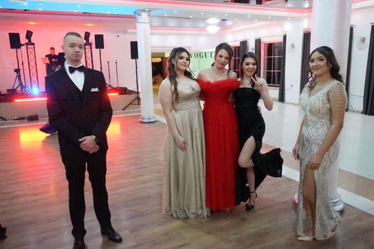 Studniówka 2026. Klasa mundurowa LO C-NB Fenix w Ciechanowie