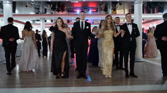 Studniówka 2026. Klasa mundurowa LO C-NB Fenix w Ciechanowie