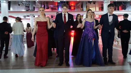 Studniówka 2026. Klasa mundurowa LO C-NB Fenix w Ciechanowie