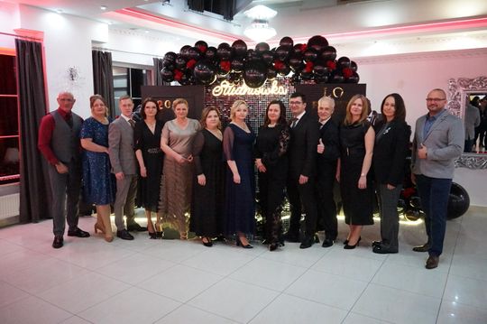 Studniówka 2026. Klasa mundurowa LO C-NB Fenix w Ciechanowie