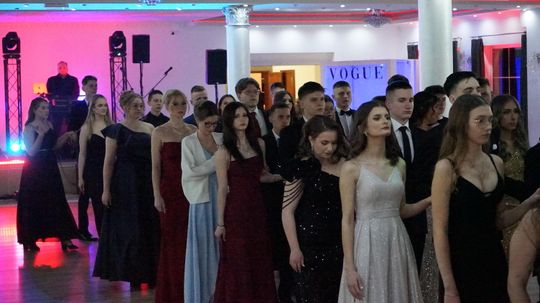 Studniówka 2026. Klasa mundurowa LO C-NB Fenix w Ciechanowie