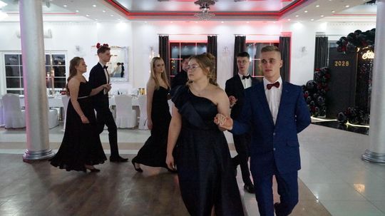 Studniówka 2026. Klasa mundurowa LO C-NB Fenix w Ciechanowie