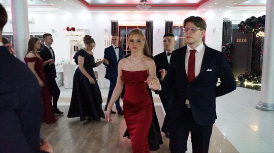 Studniówka 2026. Klasa mundurowa LO C-NB Fenix w Ciechanowie