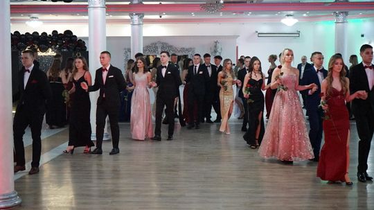 Studniówka 2026. Klasa mundurowa LO C-NB Fenix w Ciechanowie