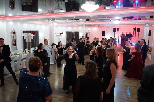 Studniówka 2026. Klasa mundurowa LO C-NB Fenix w Ciechanowie