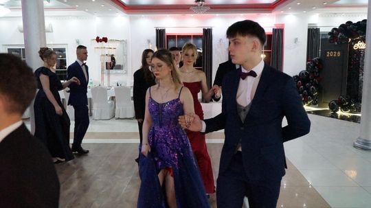 Studniówka 2026. Klasa mundurowa LO C-NB Fenix w Ciechanowie