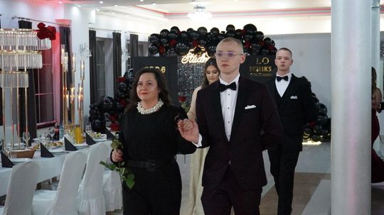 Studniówka 2026. Klasa mundurowa LO C-NB Fenix w Ciechanowie