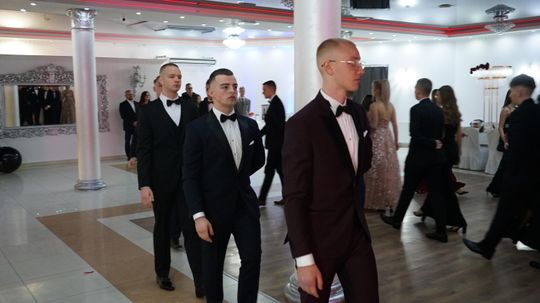 Studniówka 2026. Klasa mundurowa LO C-NB Fenix w Ciechanowie