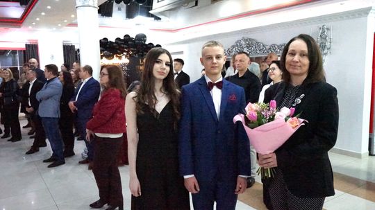 Studniówka 2026. Klasa mundurowa LO C-NB Fenix w Ciechanowie