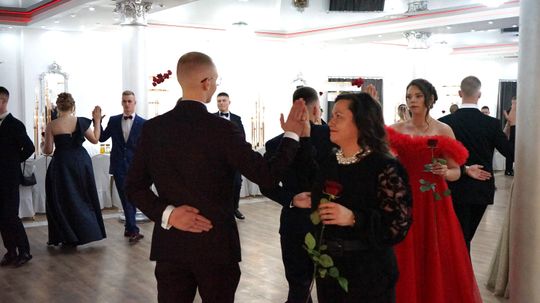 Studniówka 2026. Klasa mundurowa LO C-NB Fenix w Ciechanowie