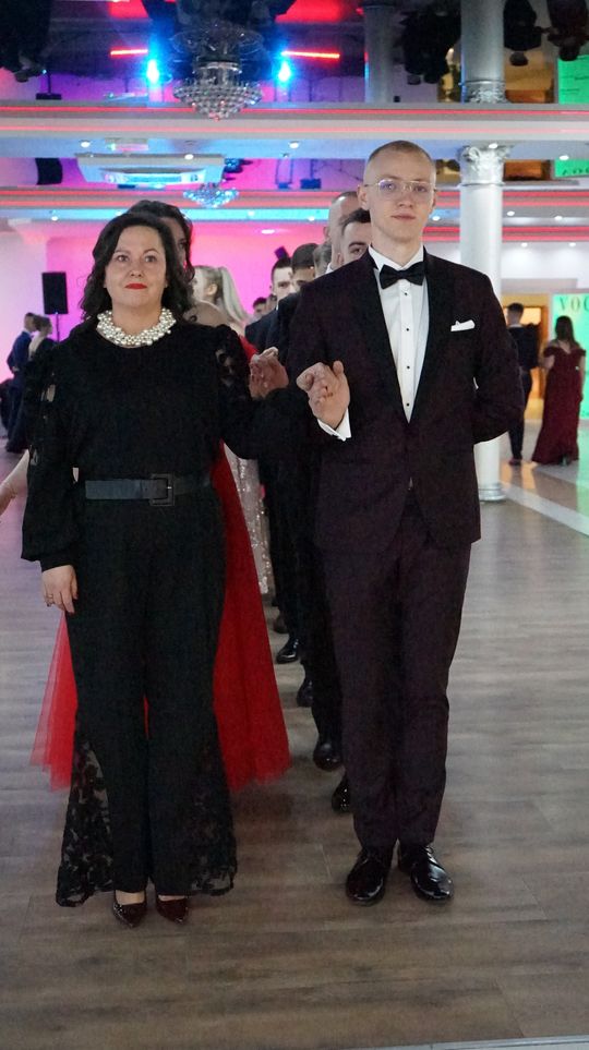 Studniówka 2026. Klasa mundurowa LO C-NB Fenix w Ciechanowie