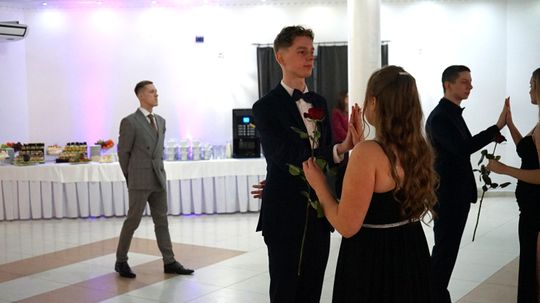 Studniówka 2026. Klasa mundurowa LO C-NB Fenix w Ciechanowie