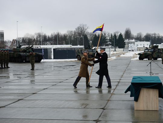 Uroczysty apel i defilada w Ciechanowie. 1. Dywizja Piechoty Legionów świętowała na terenie koszar