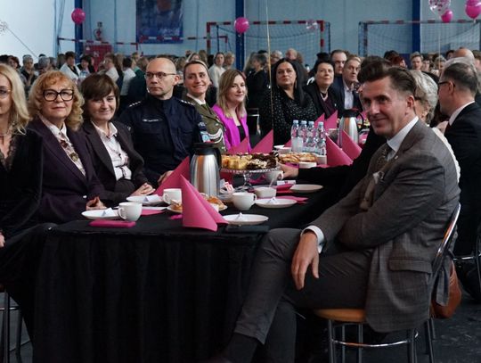 Kilkaset kobiet świętowało w Regiminie. Mariola Kołakowska wręczyła specjalne wyróżnienia