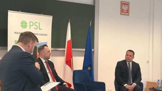 Politycy rozmawiali z mieszkańcami Ciechanowa. Debata o przyszłości regionu.