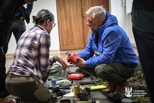 Cywile na szkoleniu wojskowym w jednostce