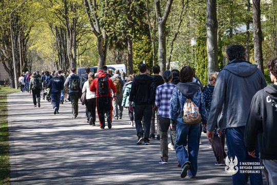 Cywile na szkoleniu wojskowym w jednostce