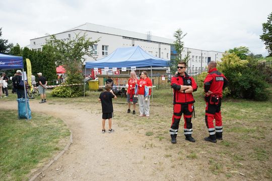 Piknik rodzinny za halą MOSiR w Ciechanowie