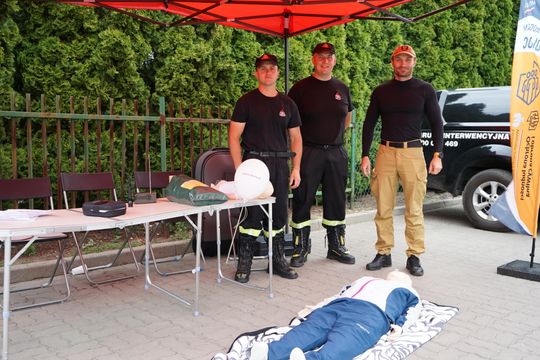 Piknik rodzinny za halą MOSiR w Ciechanowie