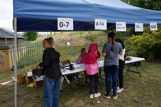 Piknik rodzinny za halą MOSiR w Ciechanowie