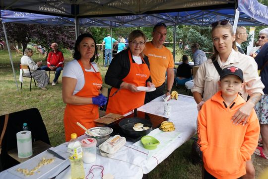 Piknik rodzinny za halą MOSiR w Ciechanowie
