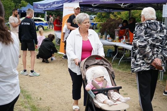 Piknik rodzinny za halą MOSiR w Ciechanowie