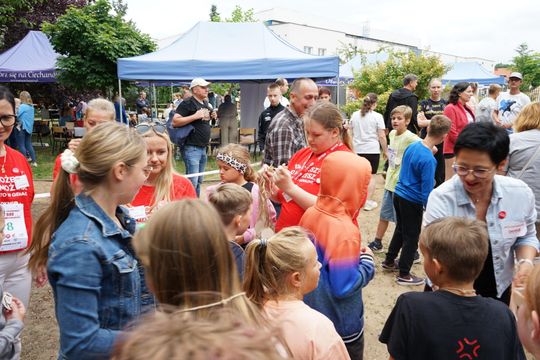 Piknik rodzinny za halą MOSiR w Ciechanowie