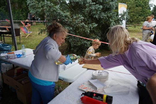 Piknik rodzinny za halą MOSiR w Ciechanowie