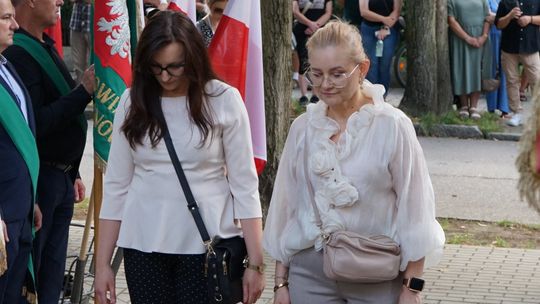 Uczestnicy obchodów 82. rocznicy Powstania Warszawskiego w Ciechanowie
