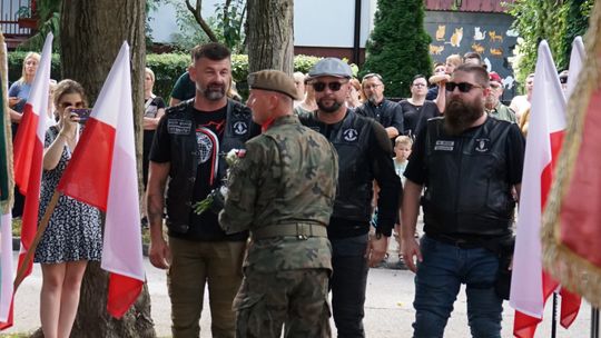 Uczestnicy obchodów 82. rocznicy Powstania Warszawskiego w Ciechanowie