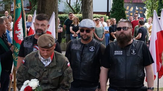 Uczestnicy obchodów 82. rocznicy Powstania Warszawskiego w Ciechanowie