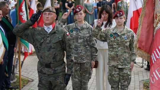 Uczestnicy obchodów 82. rocznicy Powstania Warszawskiego w Ciechanowie