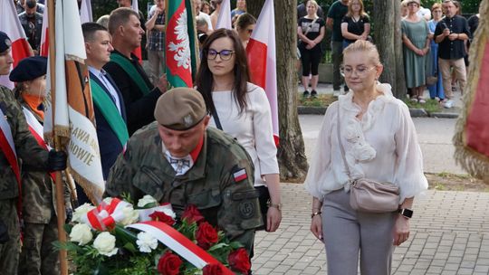 Uczestnicy obchodów 82. rocznicy Powstania Warszawskiego w Ciechanowie