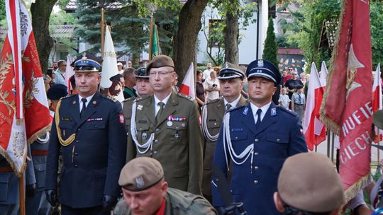Uczestnicy obchodów 82. rocznicy Powstania Warszawskiego w Ciechanowie