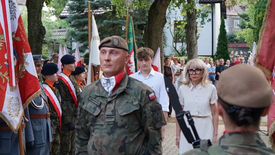 Uczestnicy obchodów 82. rocznicy Powstania Warszawskiego w Ciechanowie