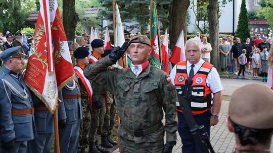 Uczestnicy obchodów 82. rocznicy Powstania Warszawskiego w Ciechanowie