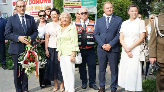 Uczestnicy obchodów 82. rocznicy Powstania Warszawskiego w Ciechanowie