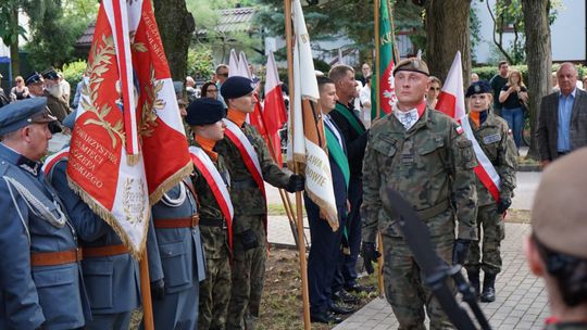 Uczestnicy obchodów 82. rocznicy Powstania Warszawskiego w Ciechanowie