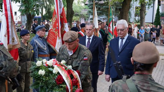 Uczestnicy obchodów 82. rocznicy Powstania Warszawskiego w Ciechanowie