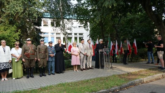 Uczestnicy obchodów 82. rocznicy Powstania Warszawskiego w Ciechanowie