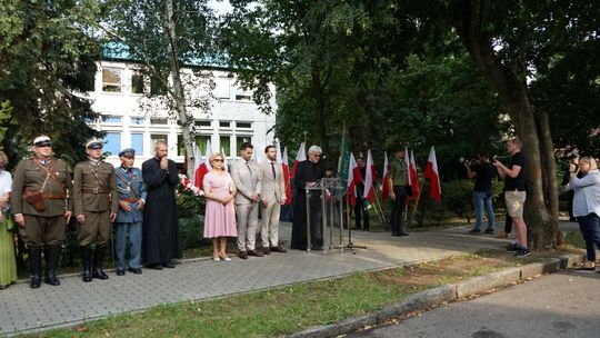 Uczestnicy obchodów 82. rocznicy Powstania Warszawskiego w Ciechanowie
