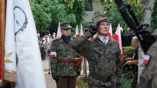 Uczestnicy obchodów 82. rocznicy Powstania Warszawskiego w Ciechanowie