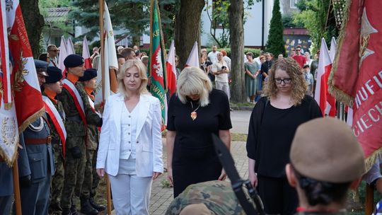 Uczestnicy obchodów 82. rocznicy Powstania Warszawskiego w Ciechanowie