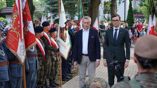 Uczestnicy obchodów 82. rocznicy Powstania Warszawskiego w Ciechanowie