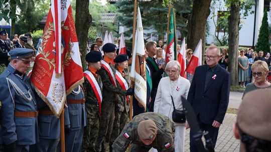 Uczestnicy obchodów 82. rocznicy Powstania Warszawskiego w Ciechanowie