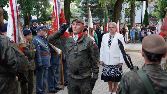 Uczestnicy obchodów 82. rocznicy Powstania Warszawskiego w Ciechanowie
